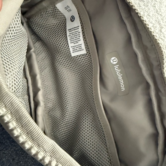 Lululemon everywhere belt bag large - Picture 9 of 10